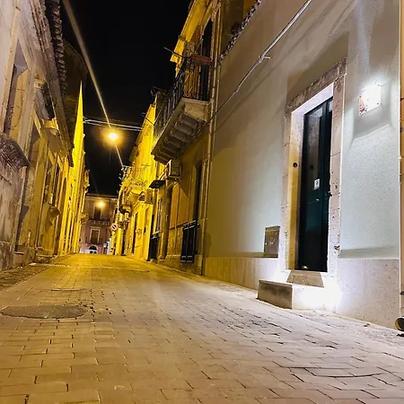 Tannur Del Carmine * Noto